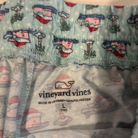 Excellent condition!! Worn 1x!!
Vineyard Vines PJ Bottoms light green - Picture 4 of 4
